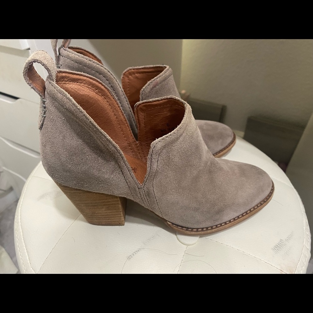 Jeffrey Campbell Rosee Bootie - Picture 3 of 7